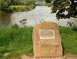 Neuer Weserstein von 2000, Blick auf die Weser