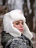 Weiße Version, getragen von einer Frau, Russland (2011)