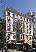 Nr. 38, Wohn- und Geschäftshaus