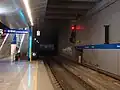 Bahnsteig 2 der Haltestelle Wien St. Marx mit Blick Richtung Flughafen