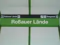 Modernes Design der Stationsbezeichnung der U4 in der Station Roßauer Lände und&nbsp;…