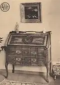 links: Standuhr Aachen-Lütticher Barock, ab 1952 rechts: Sekretär Aachen-Lütticher Barock, ab 1952