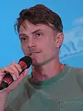 Wilson Bethel spielt Agent Benjamin Poindexter / Bullseye