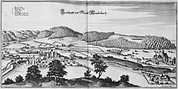 Alte Schwarz-Weiß-Abbildung von Wimsbach und Umgebung. Im Hintergrund bewaldete Hügel, davor eine kleine Ortschaft mit Schloss und Kirche. Am rechten Bildrand – von der Ortschaft durch einen Wasserlauf getrennt – die Darstellung des großen Schlosses Neydharting