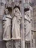 Figuren rechts des Portals