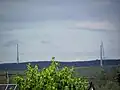 Zwei der Anlagen im Windpark Ellern während der Bauphase im August 2012. Bild aus Riesweiler aufgenommen