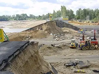 Der Staudamm nach dem Bruch