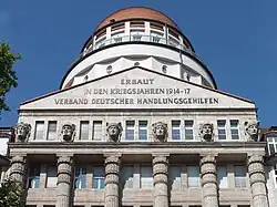 Zentraler Giebel