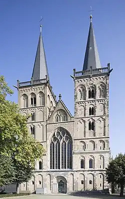 Westfassade von St.&nbsp;Viktor