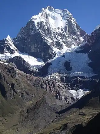 Nevado Yerupajá 6634 m Peru