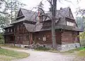 Außenansicht der Villa Koliba
