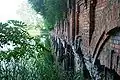 Erosion an den im Wasser stehenden Widerlagern der Innenhof-Kasematten
