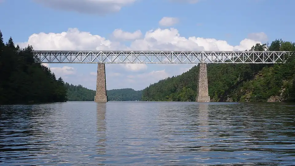 Eisenbahnbrücke bei Červená