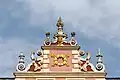 Giebelaufsatz mit Renaissance-Dekoration