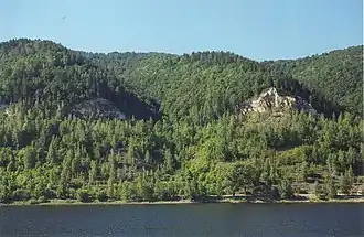 Blick von der Wolga auf das Schiguli-Gebirge