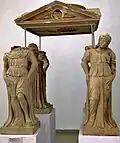 Engel tragen ein Ziborium (Altaraufbau), 15. Jahrhundert