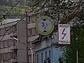 Zlín: maximale Durchfahrtshöhe und zusätzliches Gefahrenschild