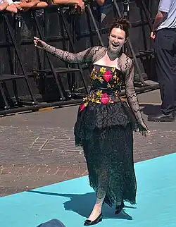 Zoë Më 2025