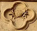 Krabbendarstellung für das Sternzeichen Krebs am linken Portal der Fassade der Kathedrale von Amiens aus dem 13. Jahrhundert
