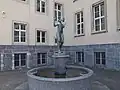Brunnenfigur. Schulhaus Milchbuck