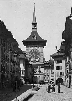 Kramgasse mit Stadtbach um 1865, dahinter der Zytglogge