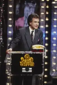 Kurt Felix moderiert die Sendung Supertreffer, 1989