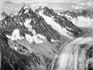 Aiguille du Chardonnet (links) und Aiguille d’Argentière, Ballonaufnahme von Eduard Spelterini ca. 1909