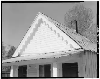 Ortgang mit Zier-Stirn­brettern (Idaho City)