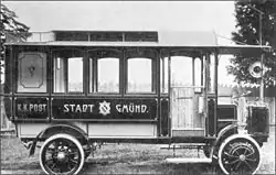 Ein früher österreichischer Obus mit k.k. Postabteil
