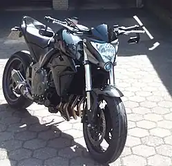 CB&nbsp;1000&nbsp;RA mit diversen Umbauteilen
