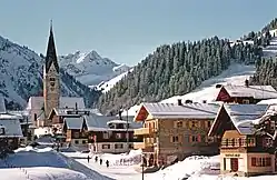 Mittelberg (1965); hinten der Doppelgipfel des Heiterbergs mit dem Kamm des Weißen Schrofen links