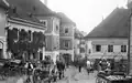 Gleinkergasse beim Wieserfeldplatz während eines Marktes (1904)