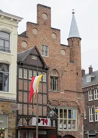 De Morriaan ist das älteste Backsteinhaus in den Niederlanden (von 1210 erbaut)