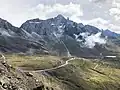 Die neue Yungas-Straße () bei Cotapata-Pongo