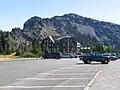 Die Crater Lake Lodge mit dem Garfield Peak