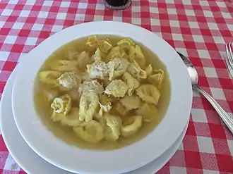 Cappelletti Rinderbrühe mit Käse