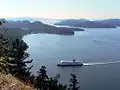 Blick von Galiano Island (Gulf-Islands-Nationalpark). Links Mayne Island, rechts Pender Island.