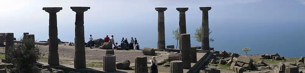 Athenatempel mit Ausblick
