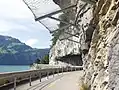 Die Axenstrasse in der Nähe von Sisikon / Schweiz