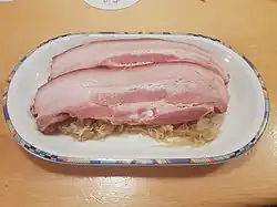Bündel geräuchert mit Kraut beim Benaburger