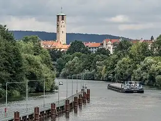 Schiff beim Verlassen der Schleuse Bamberg