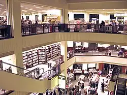 The Grove: Barnes&Noble (Buchhandlung)
