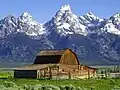 Die 1927 gebaute John Moulton-Scheune vor der Kulisse der Tetons