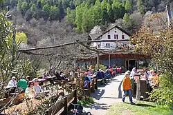 Der Buschenschank Haidenhof ist etwas abseits vom Waalweg
