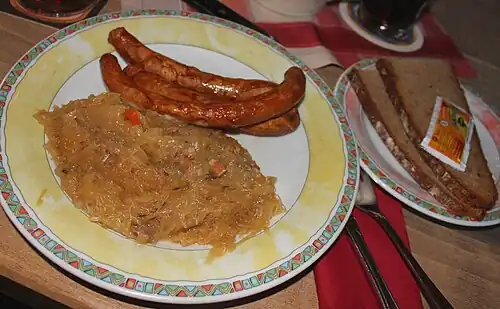 Fränkische Bratwürste mit Sauerkraut