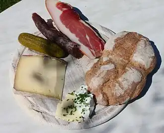 Brettljause with Vinschgauern