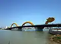 Die Dragon Bridge oder Cầu Rồng in Danang / Vietnam