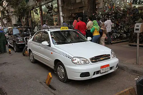 In letzter Zeit gibt es eine größere Zahl weißer Taxis.