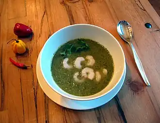 Callaloo soup mit Shrimps