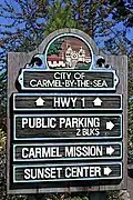 Ortseingangsschild in Carmel-by-the-Sea mit dem Hinweis auf die California State Route 1